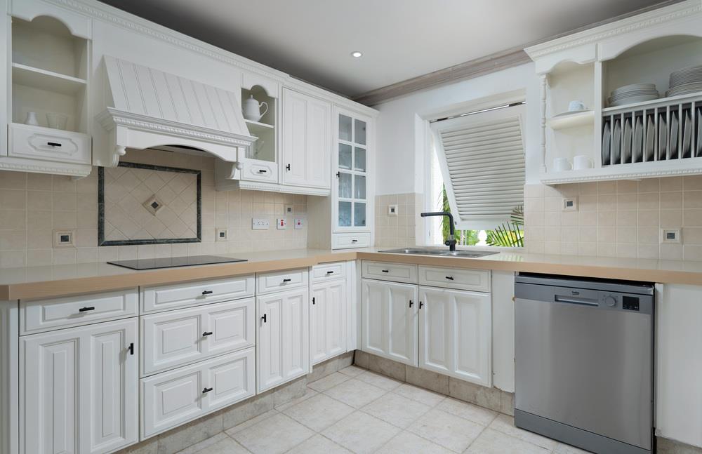 No Worries, 9 Coconut Grove 