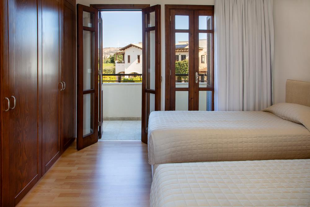 2 Bedroom Junior Villa Communal Pool - Aphrodite Hills Rentals Cyprus