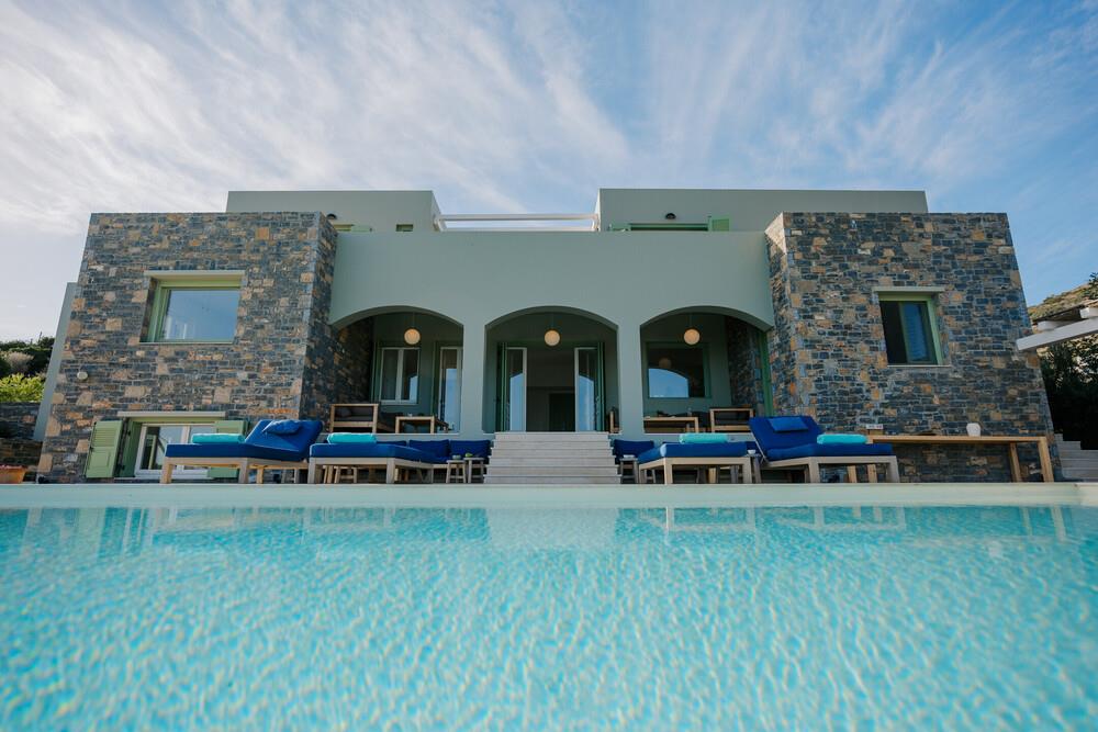 Monis Villa 1