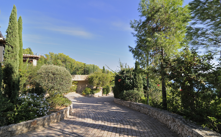Cova Mansion
