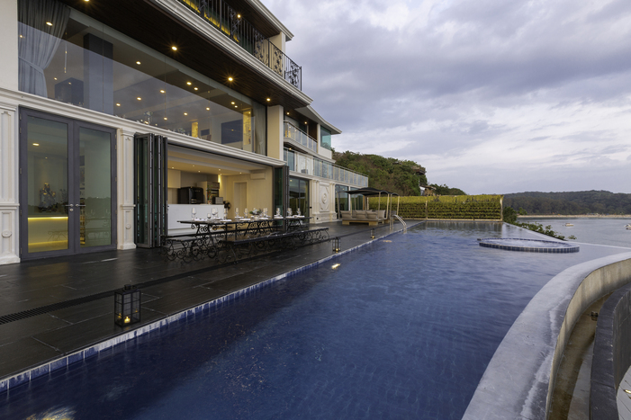 Villa W Collection