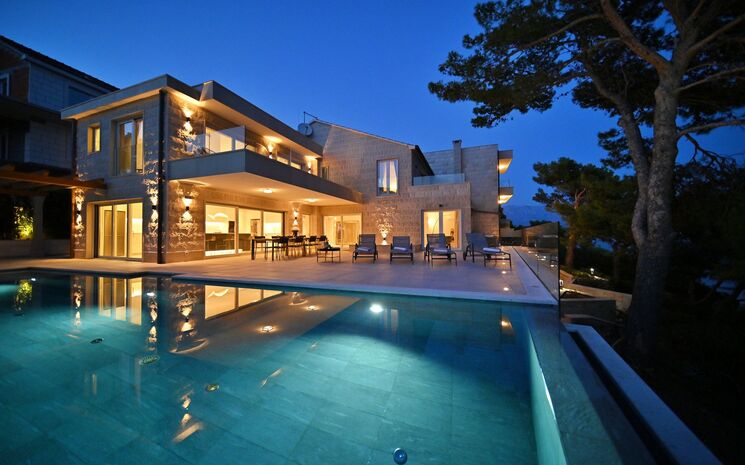 Casa Blanca Brac