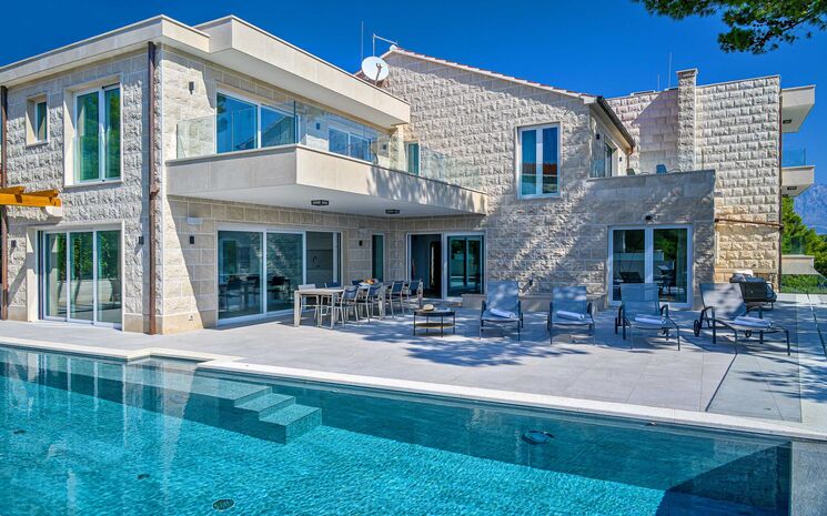Casa Blanca Brac