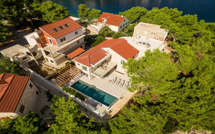Casa Blanca Brac