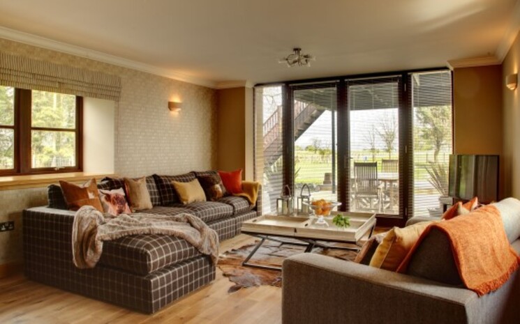 Hawkswood Country Estate – Hawkswood House, The Roundel and Bowhill
