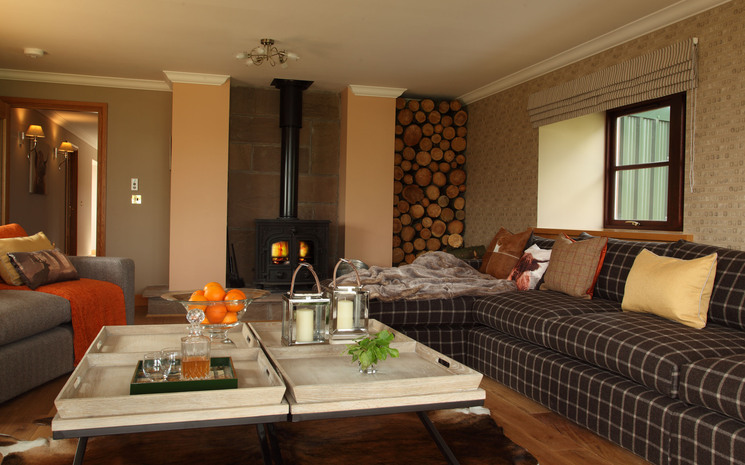 Hawkswood Country Estate – Hawkswood House, The Roundel and Bowhill