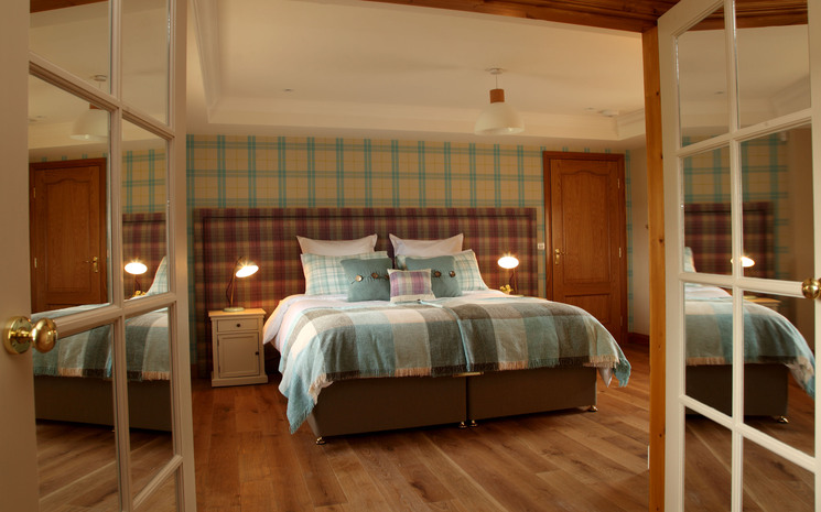 Hawkswood Country Estate – Hawkswood House, The Roundel and Bowhill