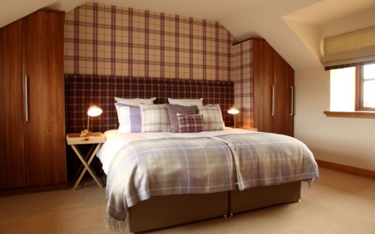 Hawkswood Country Estate – Hawkswood House, The Roundel and Bowhill