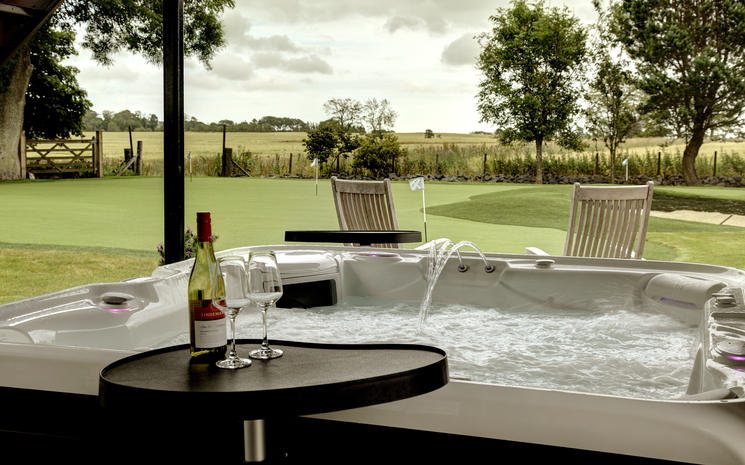 Hawkswood Country Estate – Hawkswood House, The Roundel and Bowhill
