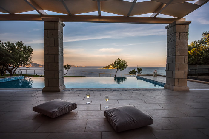 Avra Luxury Villa & Spa