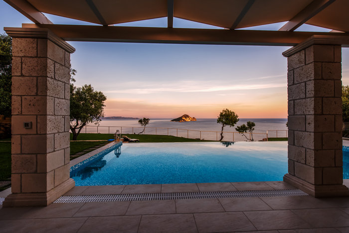 Avra Luxury Villa & Spa