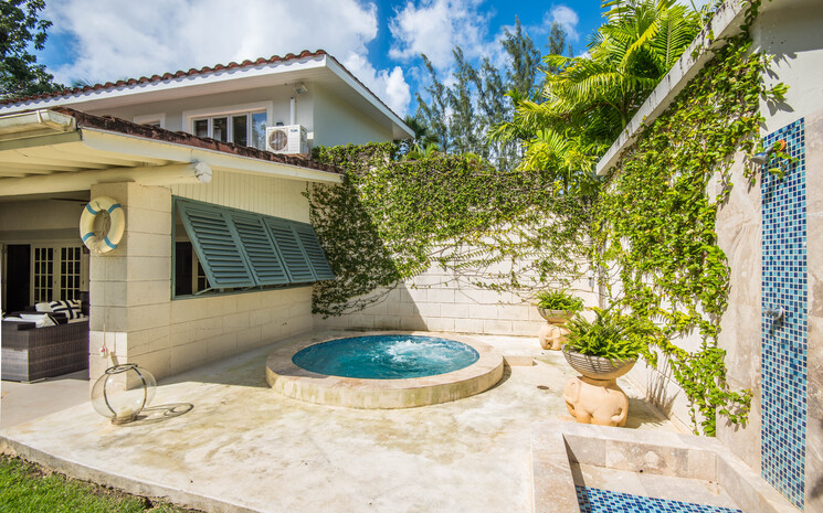 Capri Manor