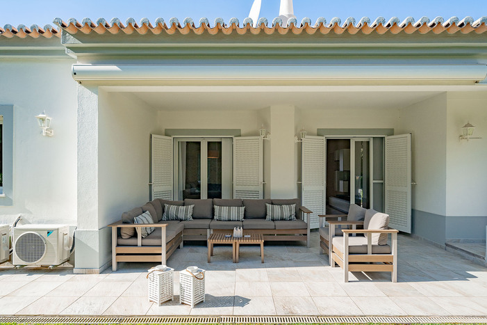 Villa Lola