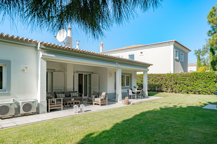 Villa Lola
