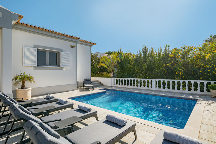 Villa Lola
