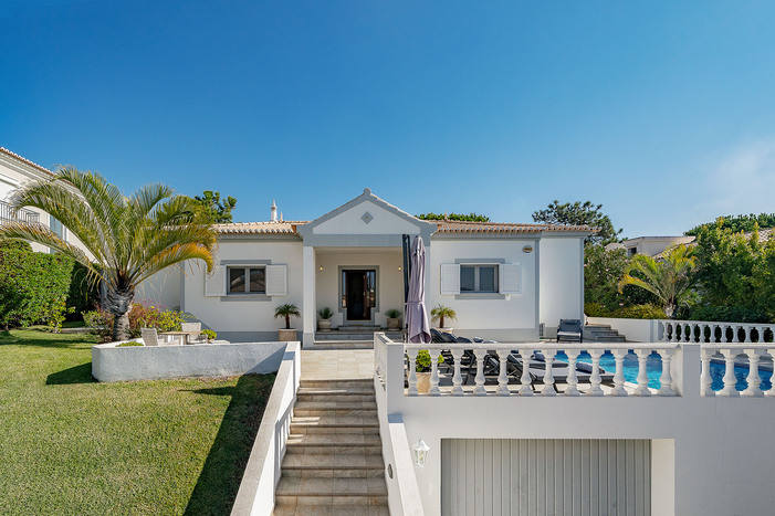 Villa Lola