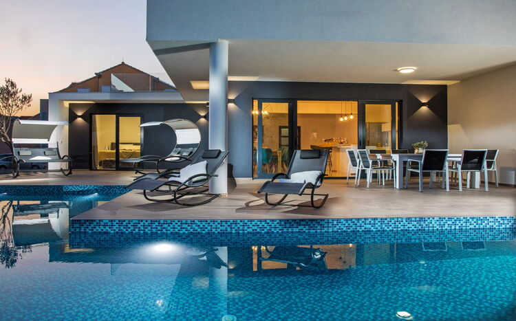 Villa Anya