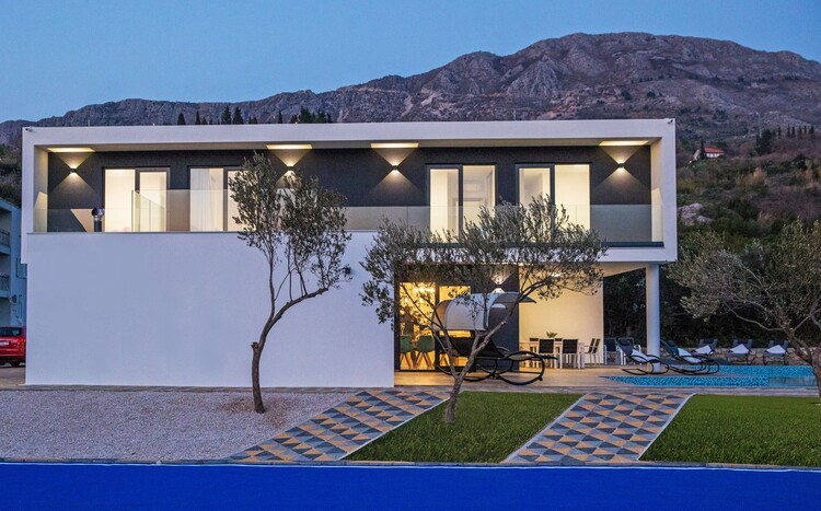 Villa Anya