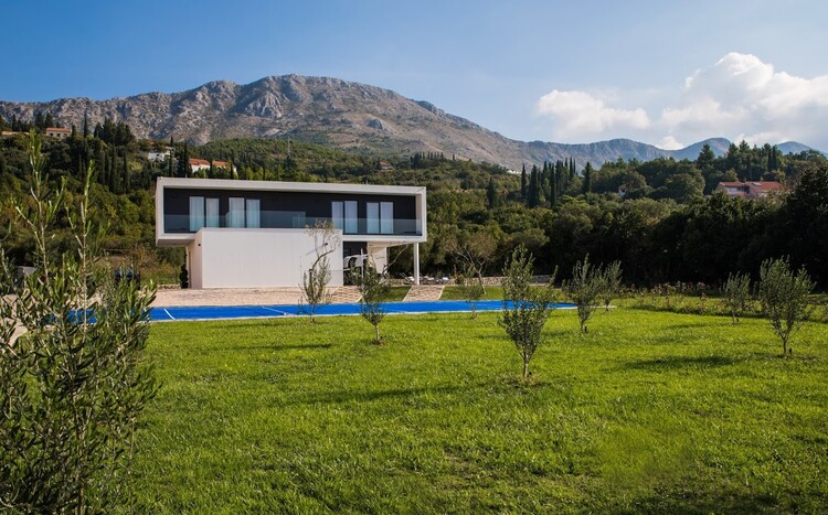 Villa Anya