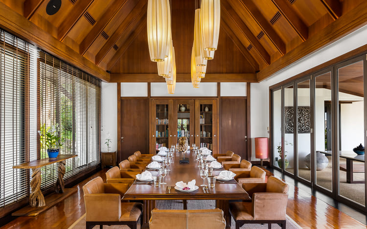Villa Aye