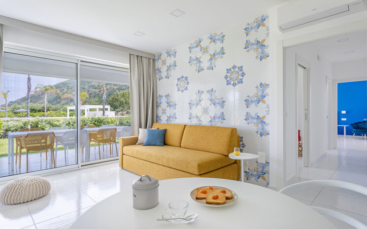 Villa Pearlescent