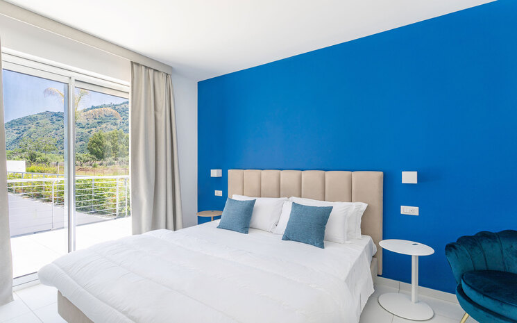 Villa Pearlescent
