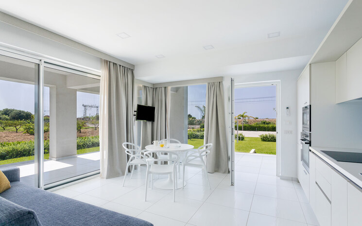 Villa Pearlescent
