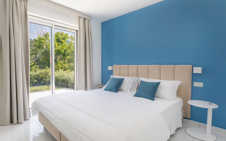 Villa Pearlescent