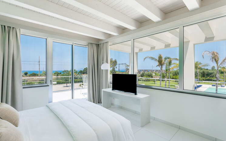 Villa Pearlescent