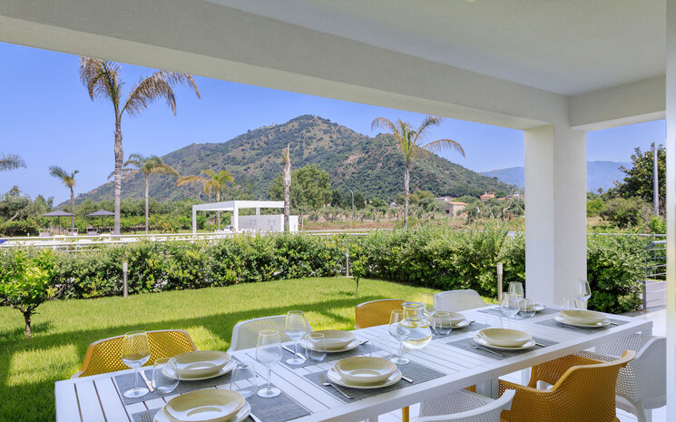 Villa Pearlescent