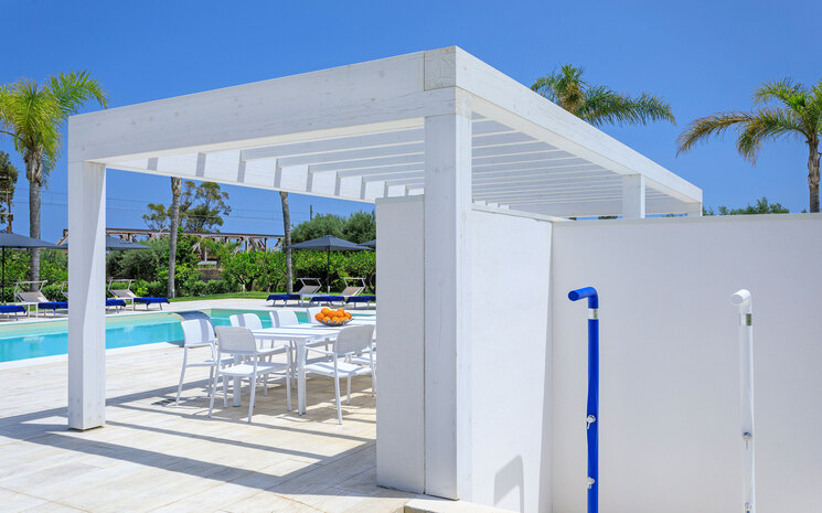 Villa Pearlescent