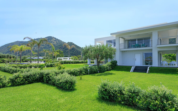 Villa Pearlescent