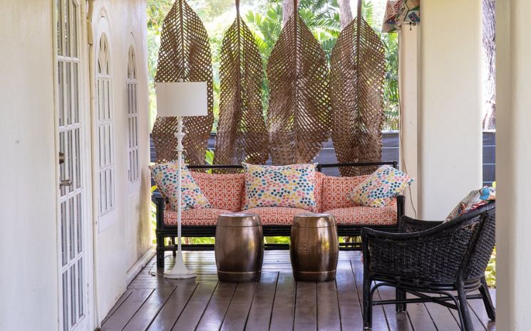 Bon Vivant Sandy Lane