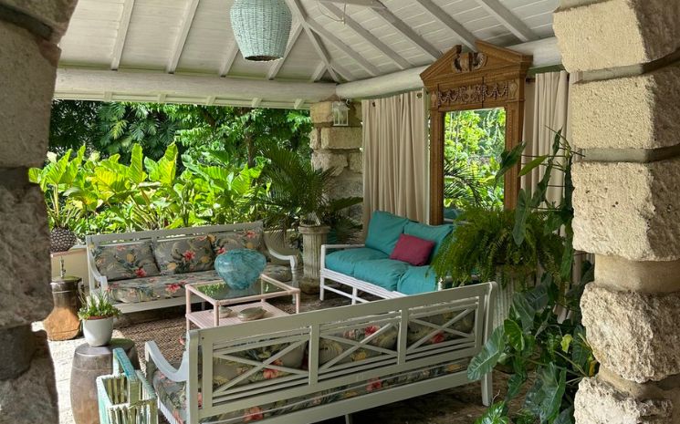 Bon Vivant Sandy Lane