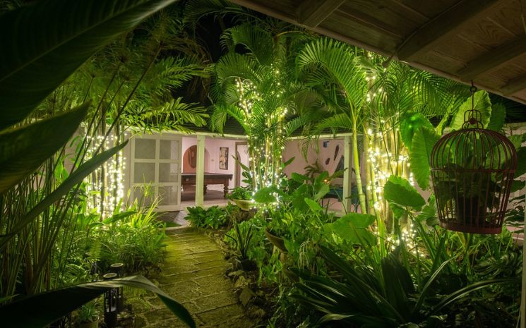 Bon Vivant Sandy Lane