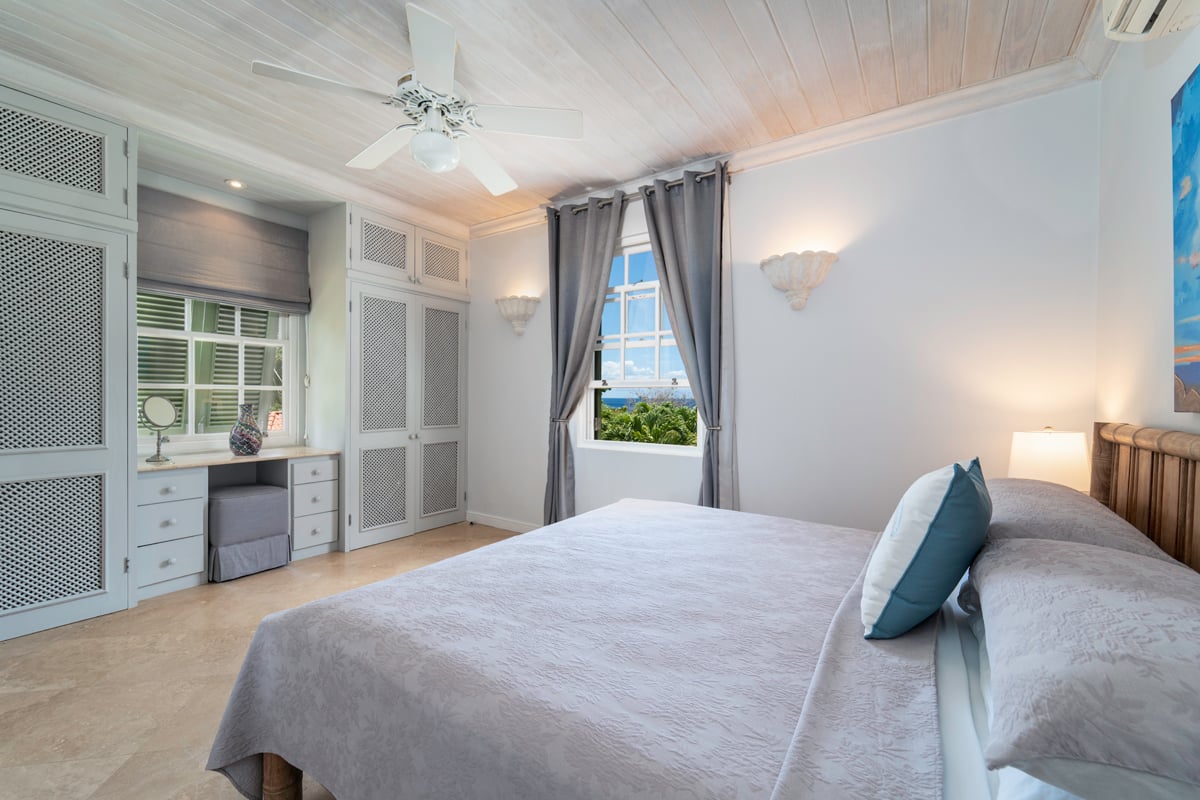 Beacon Hill 305 - The Penthouse