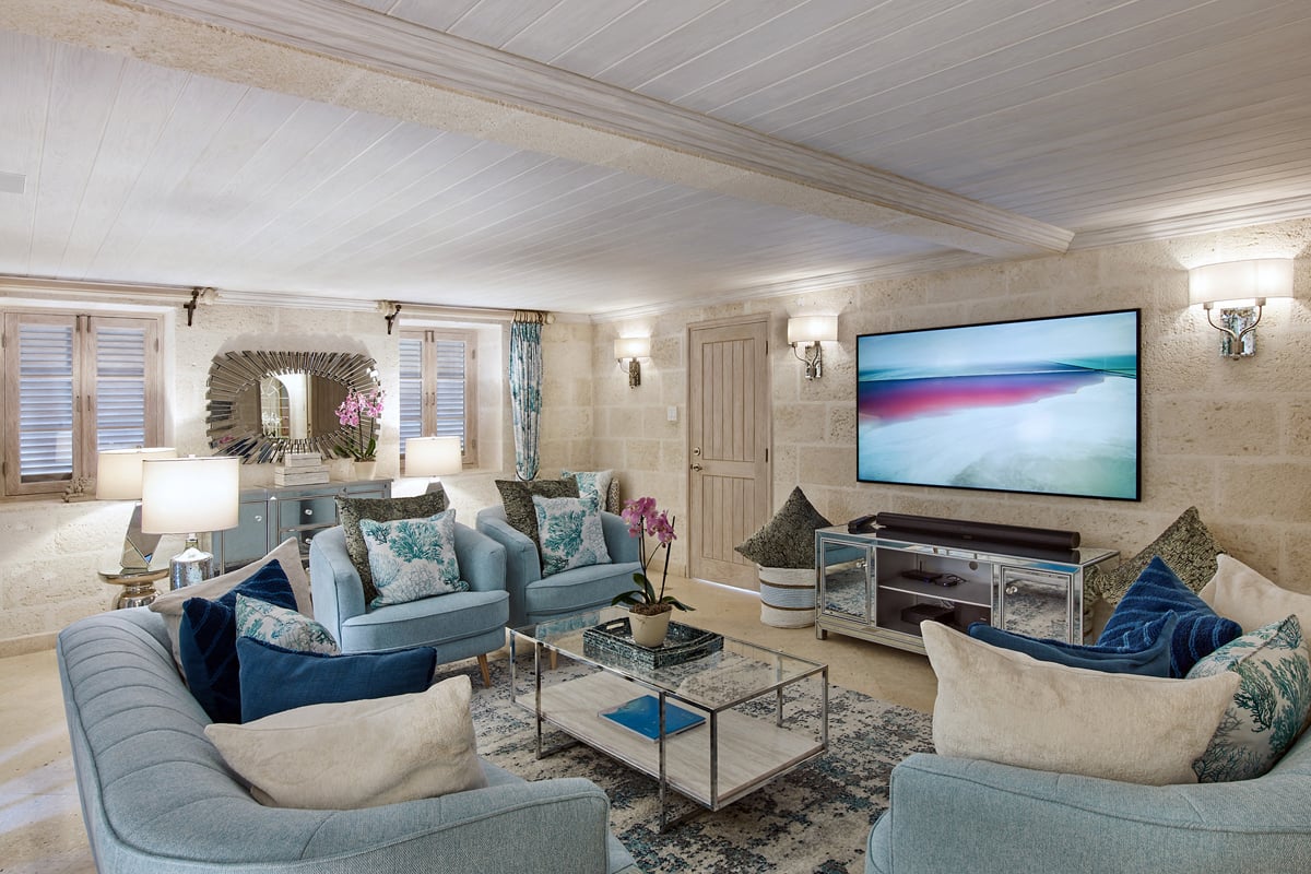 Bachelor Hall (5 bed)