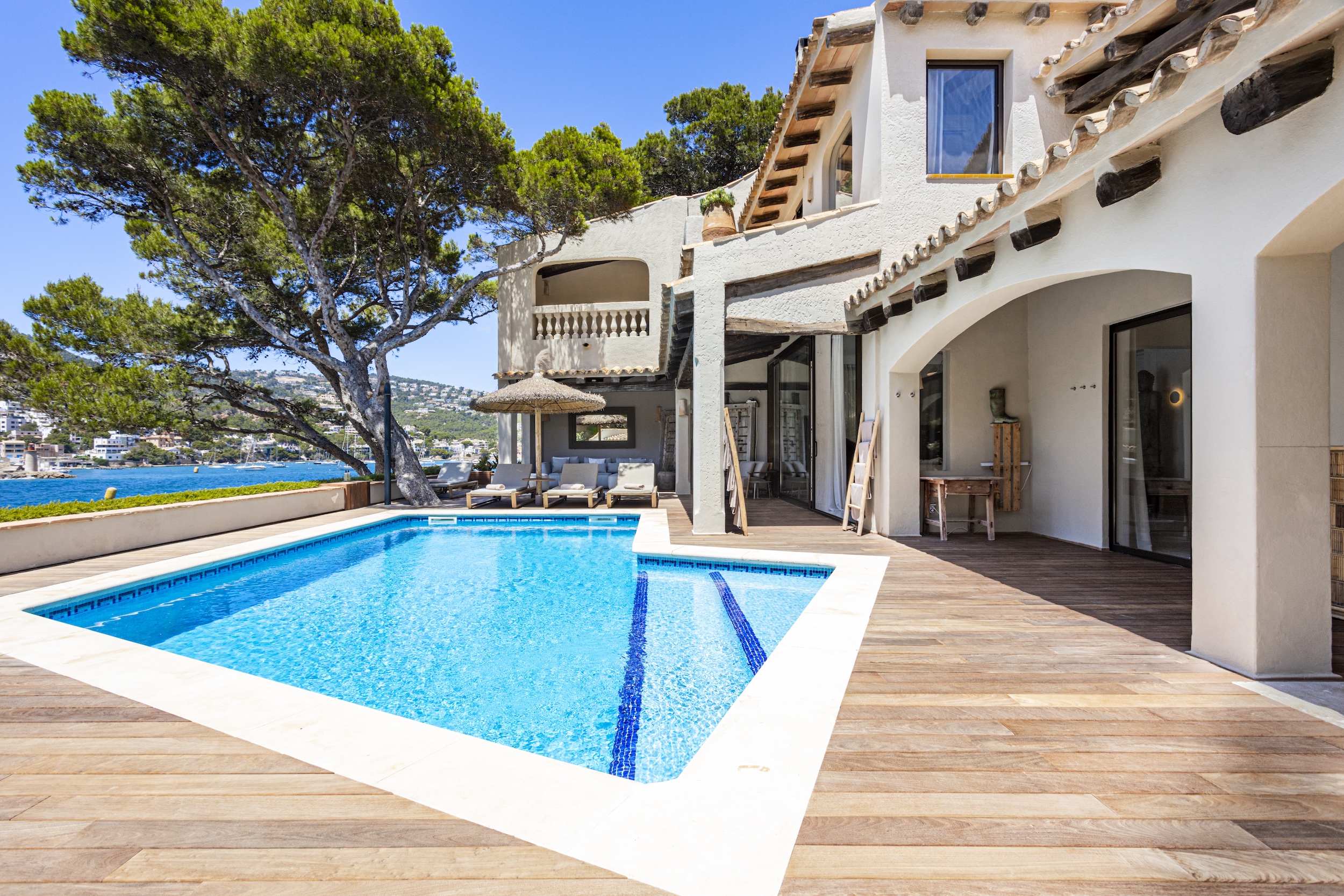 Golden Horizon Villa